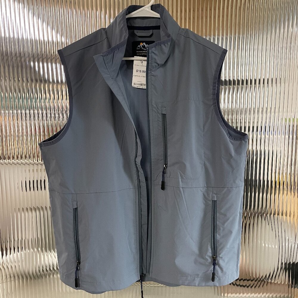 NWT Mens L Mountain and Isle Outdoor Stormy Weather Ripstop Lightweight Vest